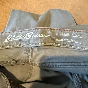 Like new Eddie Bauer Charcoal grey Ankle Jeans size T6
